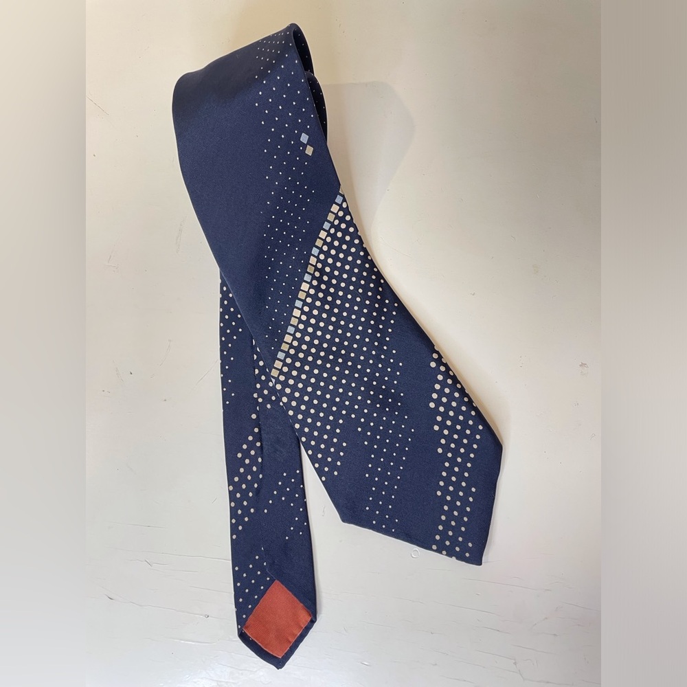 Pierre Cardin Vintage Men's Woven Silk Tie Purple‎ Geometric Design On Blue